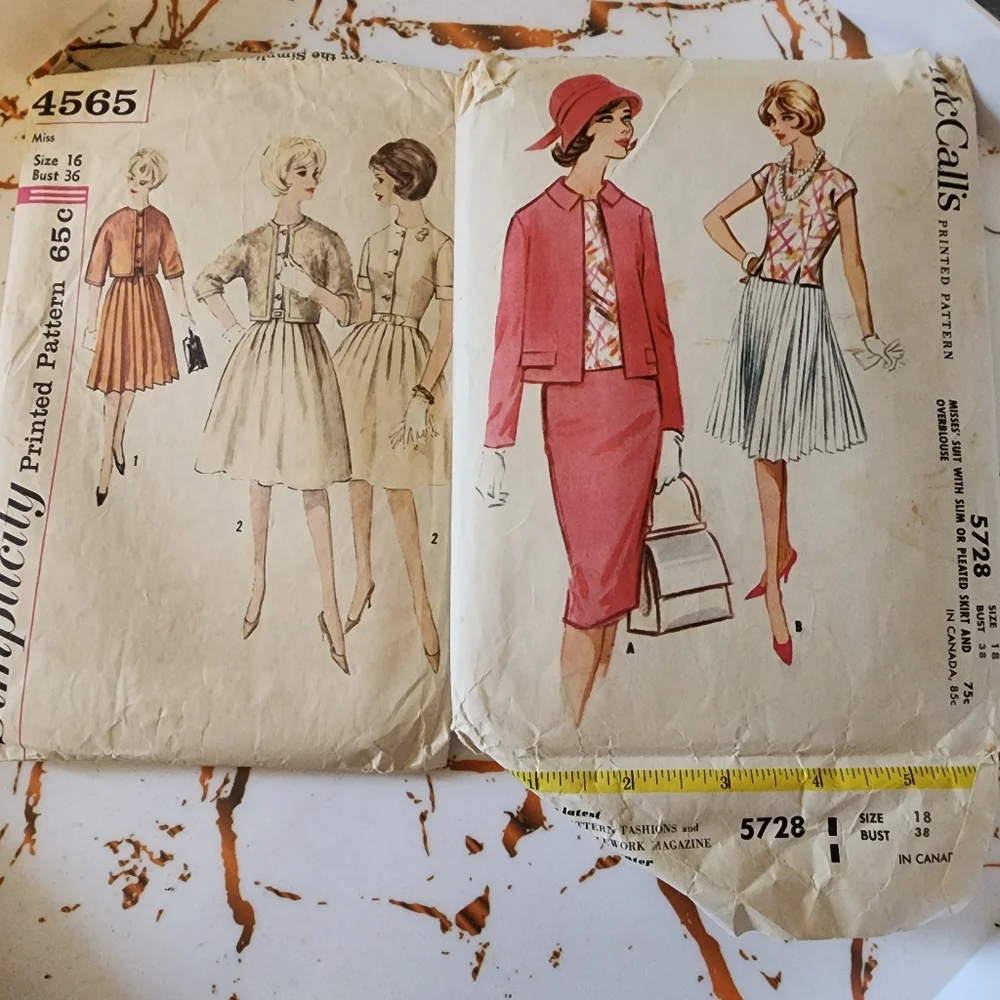 Simplicity Vintage Sewing Patterns Collection - Picture 3 of 6